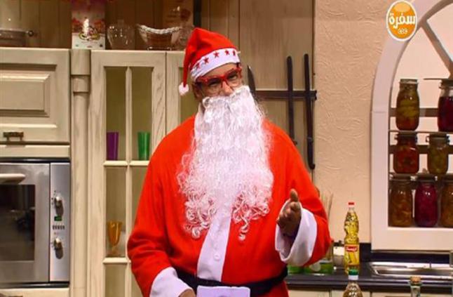 بالفيديو الشيف الشربيني يرتدي بابا نويل على الهواء منكم لله