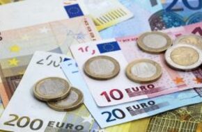 تباين سعر اليورو بالبنوك اليوم الاثنين 19 أكتوبر - زيت وسكر